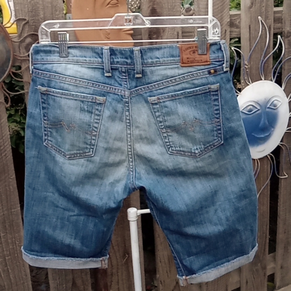 Woman's shorts lucky bran 6 - 28. Sweet and low.